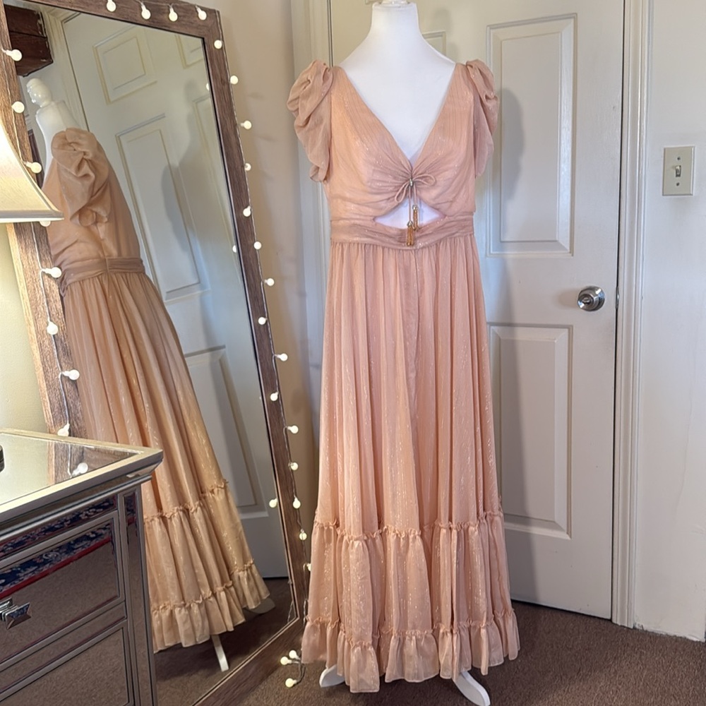 MAC DUGGAL
Pink Ruffle Tiered Metallic Ruched Shoulder Dress - Picture 4 of 15